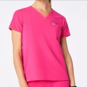 Figs NWT Catarina Scrub Top SMALL (S) Shocking Pink